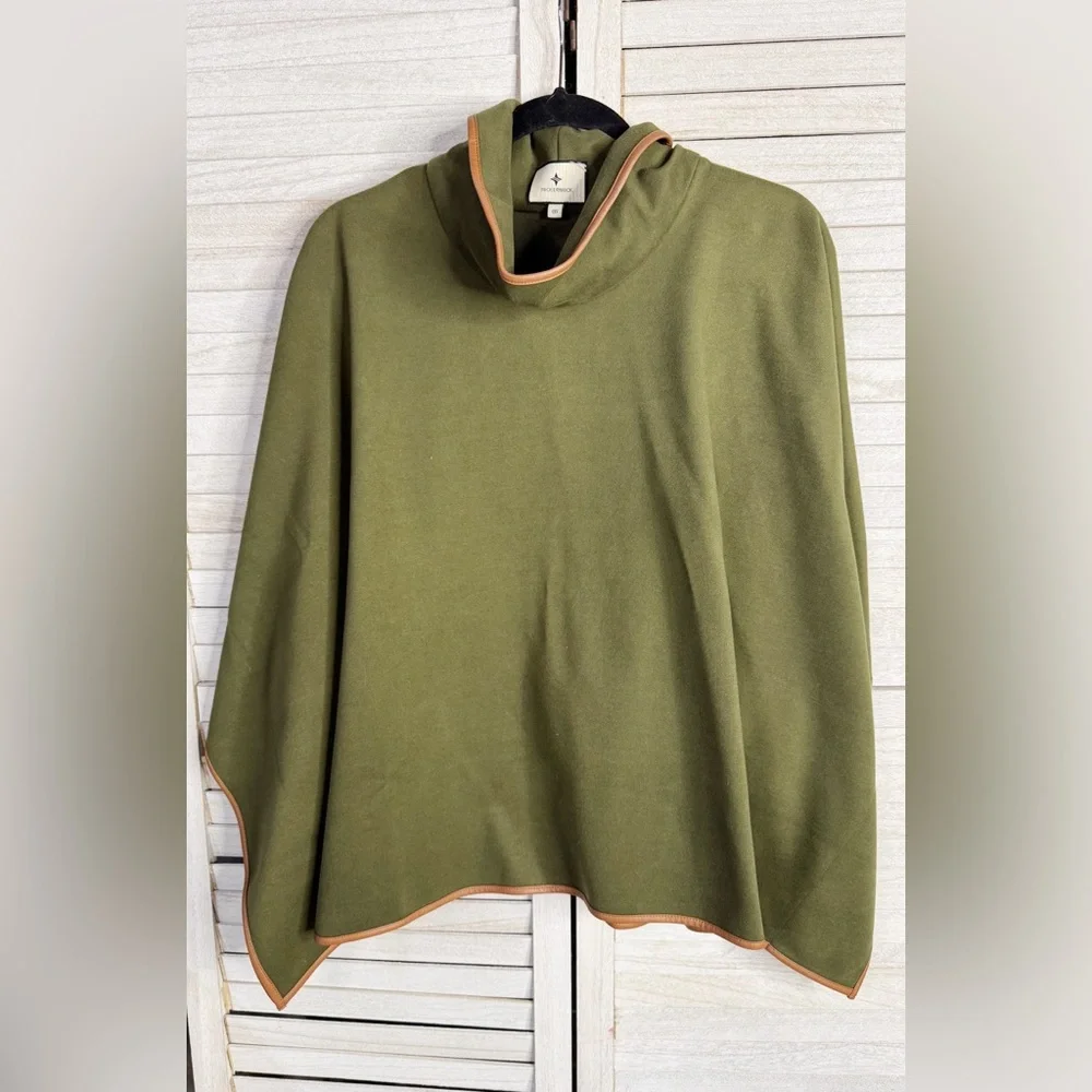 Tuckernuck Forest Green Piper Poncho OS Great Condition Faux Leather Trim Preppy